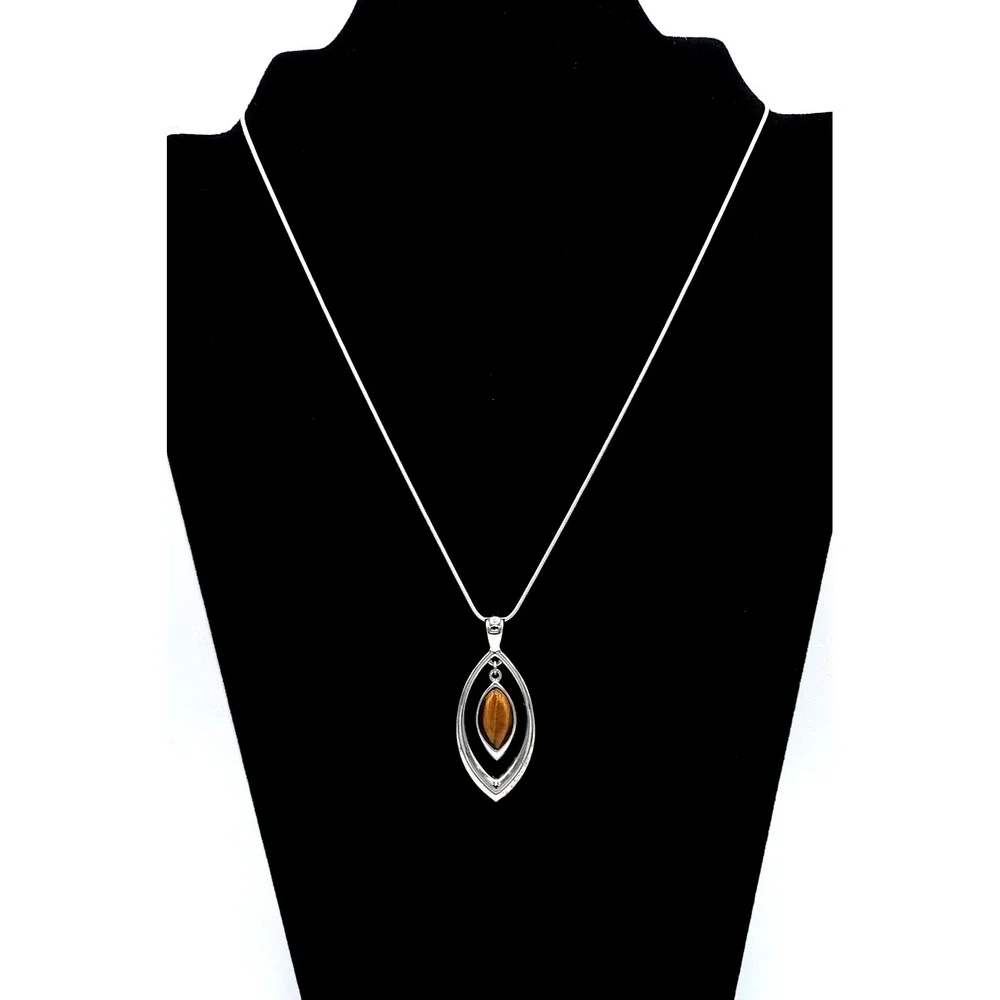 Tiger Eye‎ Pendant Necklace Silver Tone 18in